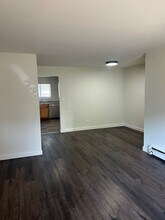 2242 W Nichols Rd in Arlington Heights, IL - Building Photo - Building Photo
