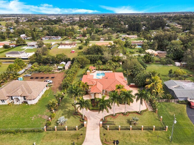 5050 SW 166th Ave in Southwest Ranches, FL - Building Photo - Building Photo