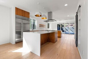 3923 NE Mallory Ave in Portland, OR - Building Photo