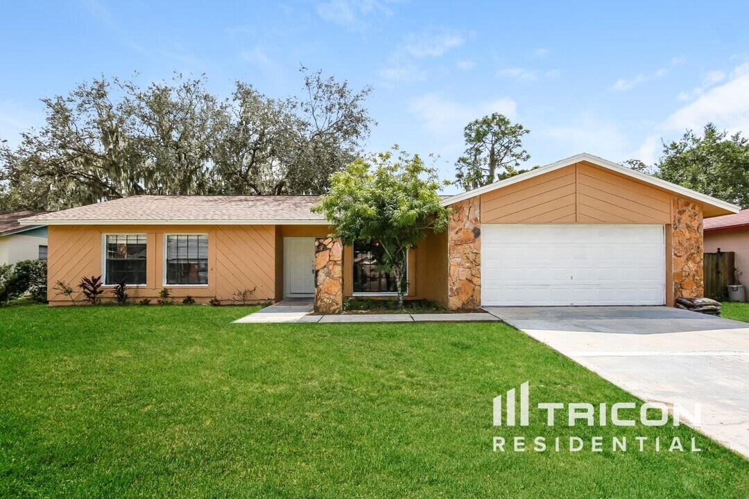 603 Ephrata Dr in Brandon, FL - Building Photo