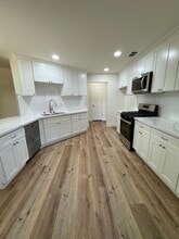 1024 Michelle Ct in Hanford, CA - Building Photo - Building Photo