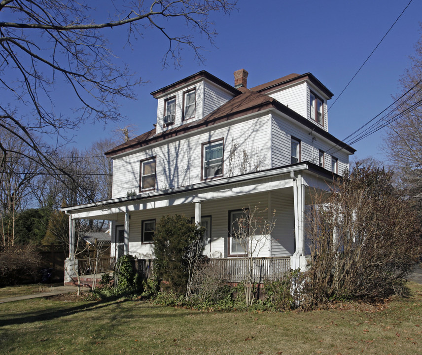 23 Laurel Ave in Northport, NY - Building Photo