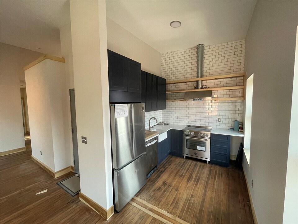 199 South St in Newburgh, NY - Building Photo