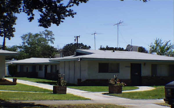 8321-8335 Bennett Ave in Fontana, CA - Building Photo - Building Photo