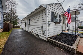 416 W Spruce St in East Rochester, NY - Building Photo - Building Photo