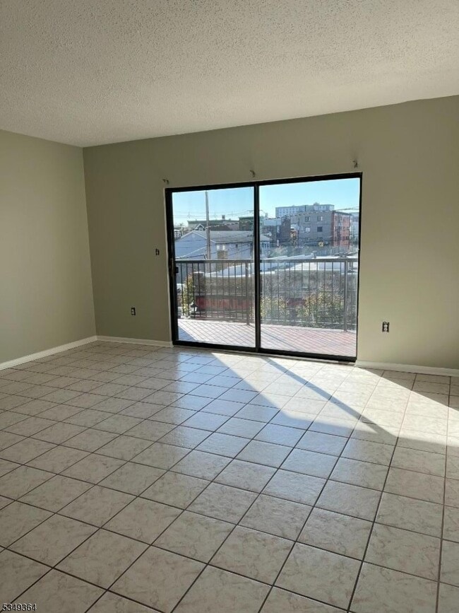 4301 Hudson Ave in Union City, NJ - Building Photo - Building Photo