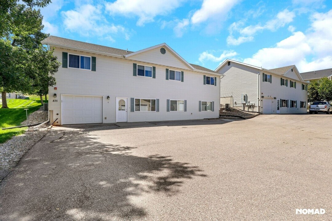 875 E Minnesota St in Rapid City, SD - Building Photo