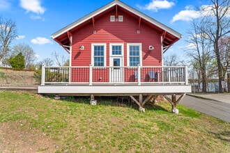 240 Meadow Rd in Rocky Hill, CT - Building Photo - Building Photo