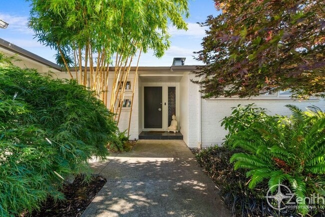 property at 7417 SE Maple Ave