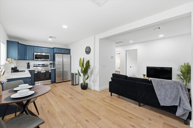 1548 N Upland Cir in Mesa, AZ - Building Photo - Building Photo