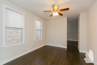 3309 N Southport Ave, Unit G in Chicago, IL - Building Photo - Building Photo