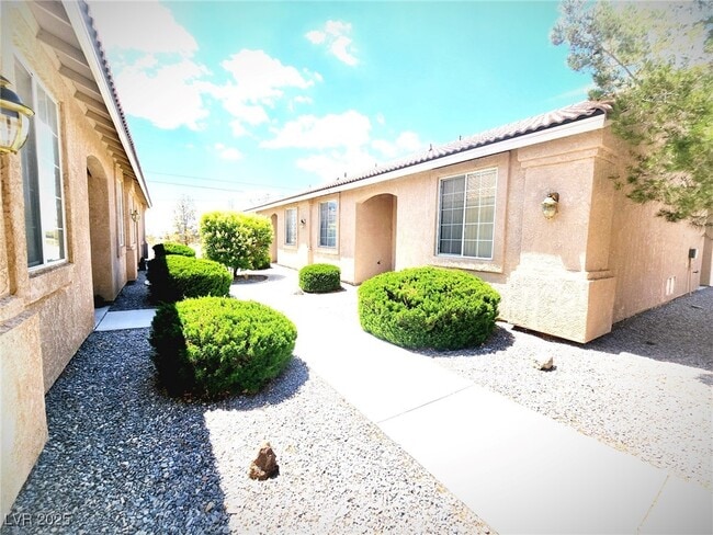 property at 1320 Pocahontas Ave