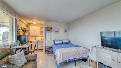 108 S Montpelier Ave, Unit 414 in Atlantic City, NJ - Building Photo - Building Photo