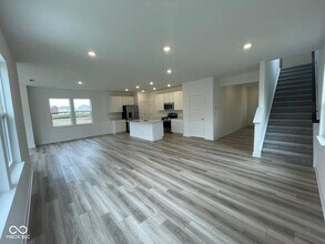 6852 Orchard Run Cir in Whitestown, IN - Building Photo - Building Photo