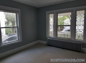 66 University Rd in Brookline, MA - Building Photo - Building Photo