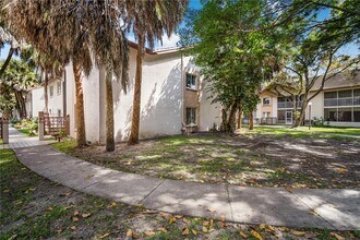 13924 SW 90th Terrace in Miami, FL - Building Photo - Building Photo