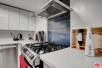 108 W Maple St in Glendale, CA - Foto de edificio - Building Photo