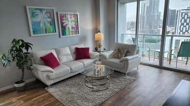 500 Brickell Ave, Unit 3507 in Miami, FL - Building Photo - Building Photo