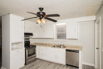 1744 Woodford Rd in Columbia, SC - Building Photo - Building Photo