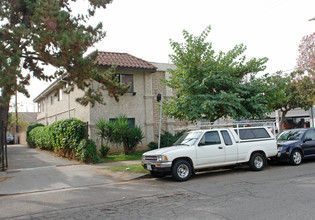 14258 Delano St in Van Nuys, CA - Building Photo - Building Photo