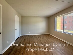 125G Clubhouse Dr SW in Leesburg, VA - Building Photo - Building Photo