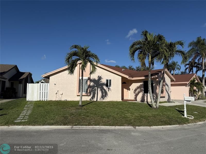 9599 Stones River Park Way in Boca Raton, FL - Foto de edificio