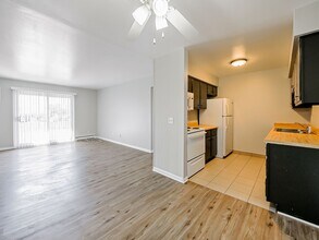 825 S Grand Ave in Fowlerville, MI - Building Photo - Building Photo