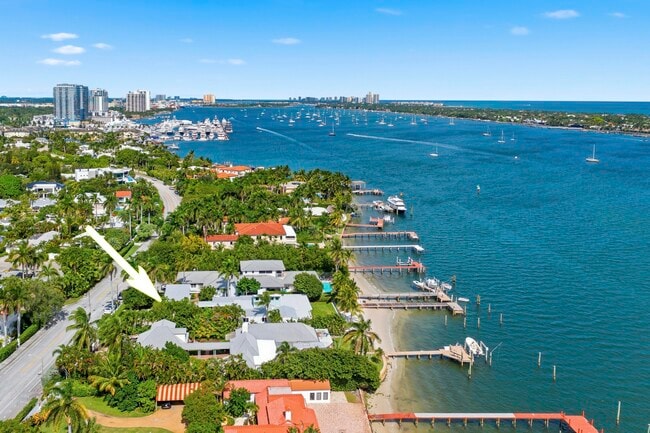 property at 3208 N Flagler Dr