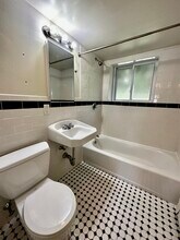 37 Westgate Rd, Unit 1 in Boston College, MA - Building Photo - Building Photo