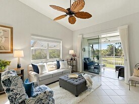 314 Newport Dr in Naples, FL - Building Photo