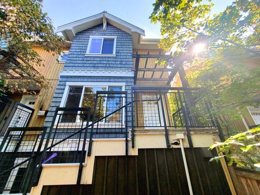 7410 4th Ave NE in Seattle, WA - Building Photo