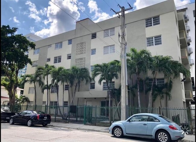 500 NE 26th St in Miami, FL - Building Photo - Primary Photo