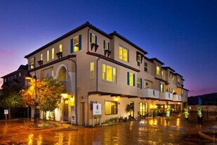 2180 Cosmo Way in San Marcos, CA - Building Photo