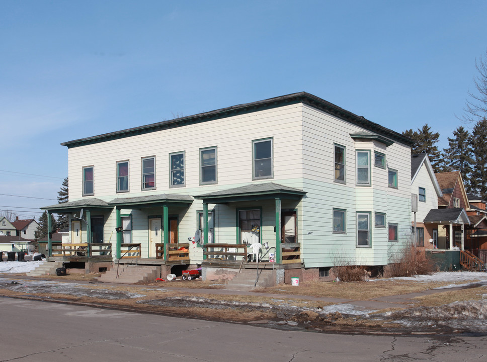 1001 N 7th St in Superior, WI - Building Photo