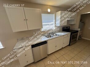 212 Cherry St in Jacksonville, AR - Building Photo - Building Photo