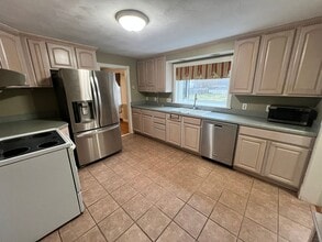 120 Bridle Path Rd in Springfield, MA - Building Photo - Building Photo