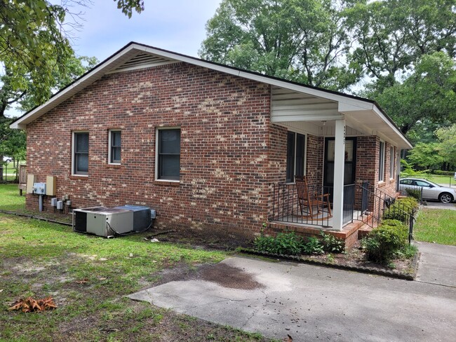 225 Randolph Ave in Fayetteville, NC - Building Photo - Building Photo