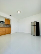 1063 SW 142nd Ave in Miami, FL - Building Photo - Building Photo
