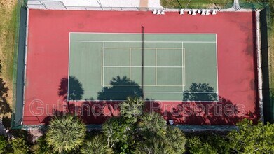5037 Village Garden Dr in Sarasota, FL - Building Photo - Building Photo