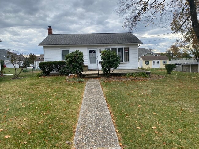 property at 41 E 2nd St