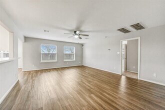 4202 Parry Dr in Pearland, TX - Foto de edificio - Building Photo