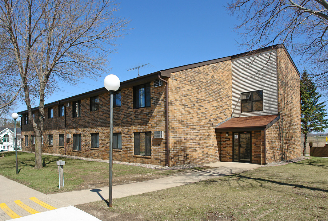 Southgate Village in Faribault, MN - Building Photo