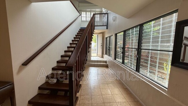 427 Paumakua Pl in Kailua, HI - Building Photo - Building Photo
