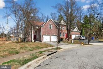 15220 Lord Culpeper Ct in Woodbridge, VA - Building Photo - Building Photo