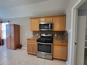 2734 Trinity Glen Ln in Houston, TX - Building Photo - Building Photo