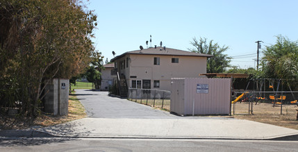 4532-4534 Riverview Ave in El Monte, CA - Foto de edificio - Building Photo