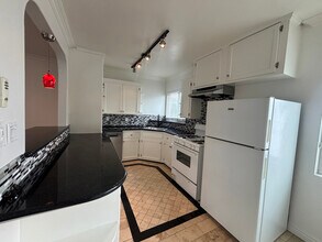 11365 Washington Pl in Los Angeles, CA - Building Photo - Building Photo