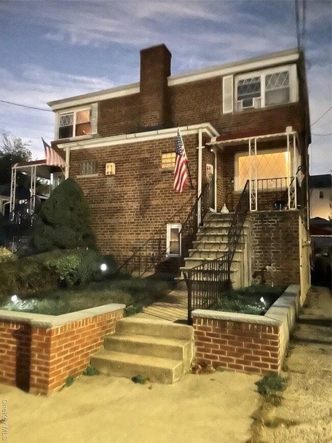 property at 59 Laurel Pl