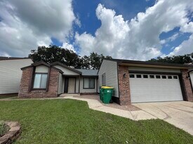 3945 Balsam Dr in Niceville, FL - Building Photo