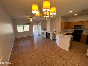 14390 W Weldon Ave in Goodyear, AZ - Foto de edificio - Building Photo